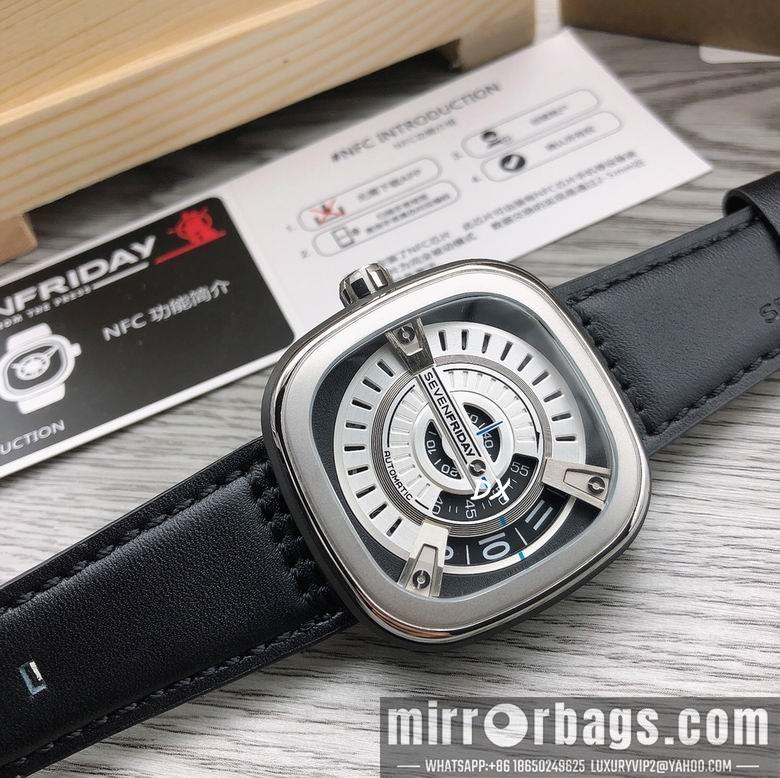 Seven Friday 47x47mm 2nms31