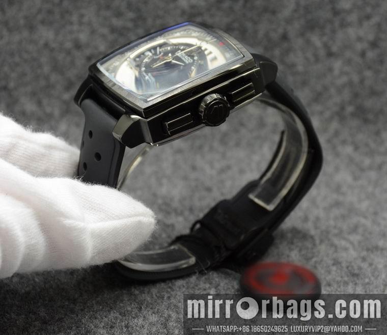 Tag heuer men watch M07