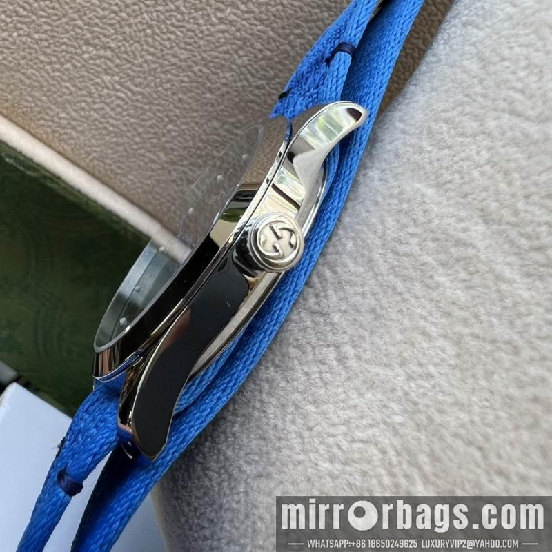 Gucci watch 080637