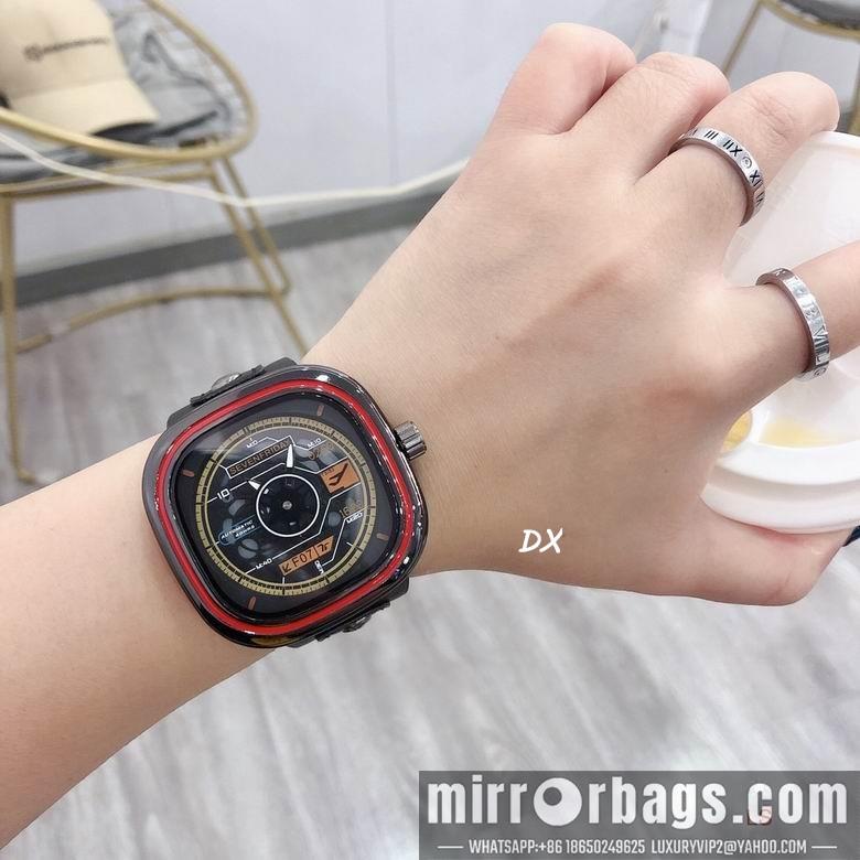 Seven Friday 47x47mm 2nms34