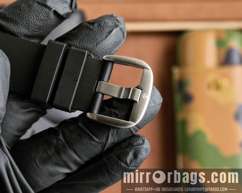 Corum 46mm 033137