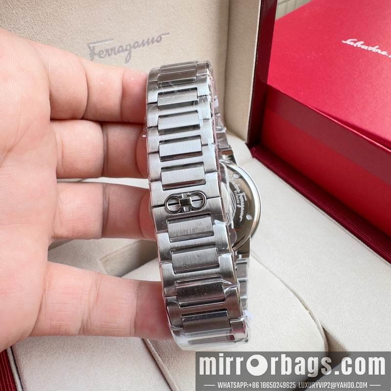 Ferragamo 43mm 090924