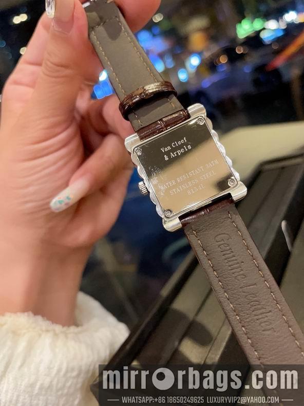 Van Cleef & Arpels women 33mm 101649