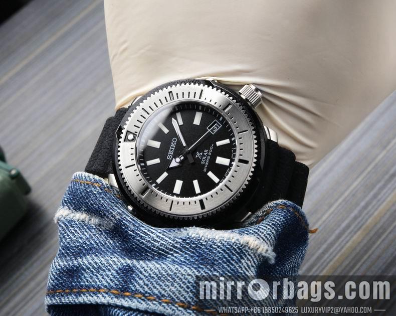 Seiko watch 46.17mm M08