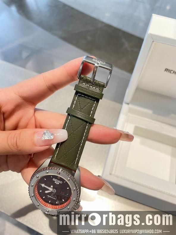 Seiko watch 42.5X13.4mm 071741