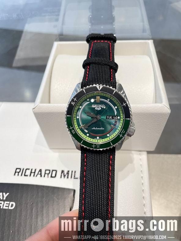 Seiko watch 42.5X13.4mm 071741