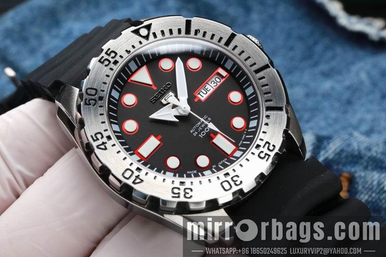 Seiko men 43mm M03