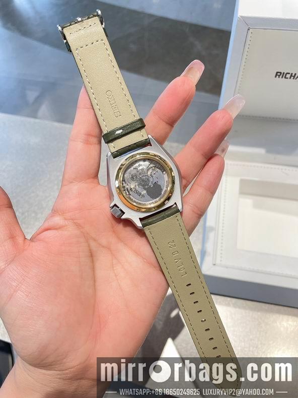 Seiko watch 42.5X13.4mm 071741