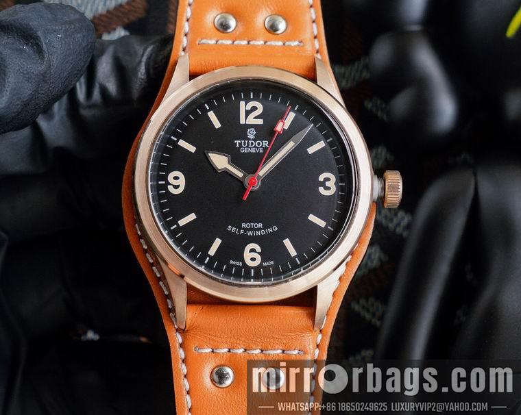 Tudor 42mm men M01