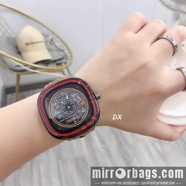 Seven Friday 47x47mm 2nms34