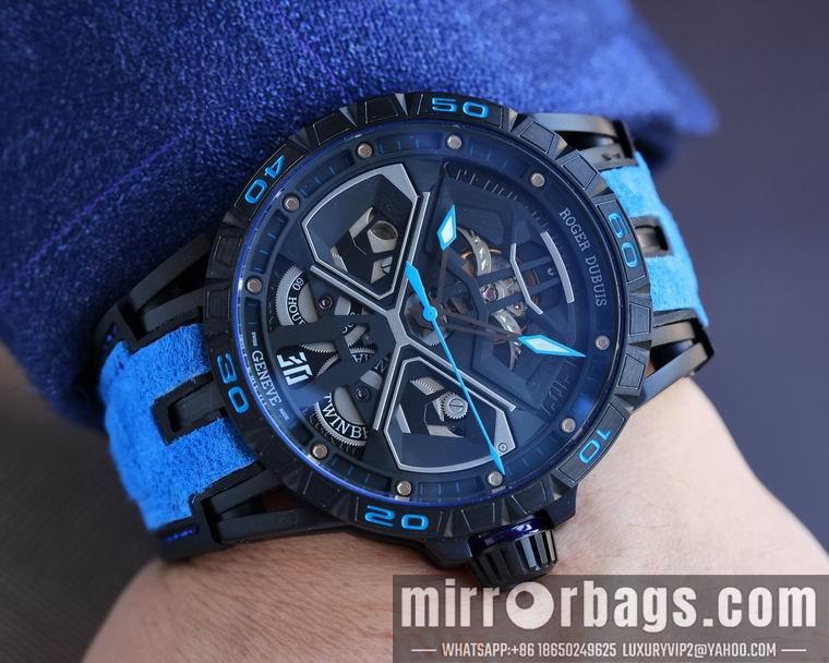 Roger Dubuis men 45mm M01