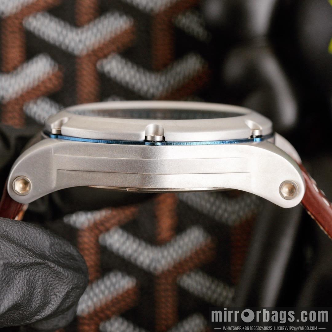 TAG Heuer 40mm watch mb080601