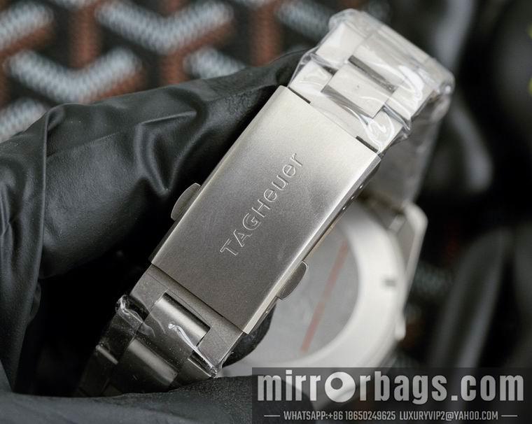TAG Heuer men 43mm M01