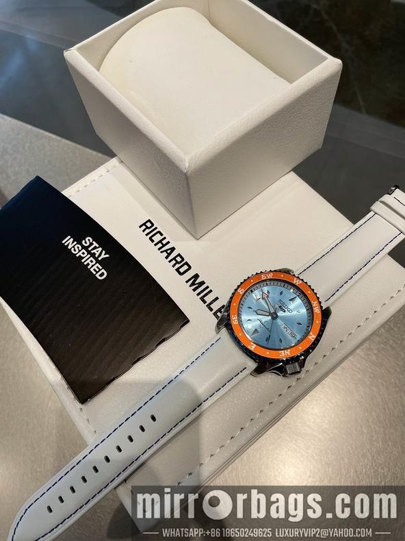Seiko watch 42.5X13.4mm 071741