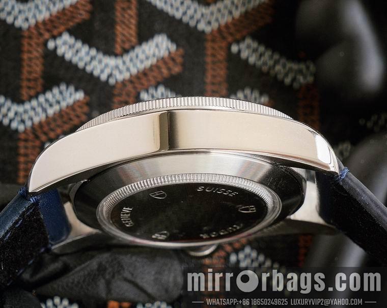 Tudor men 42mm M10