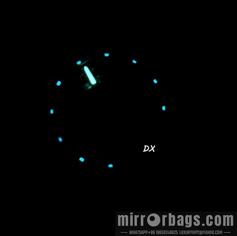 Seven Friday 47x47mm 2nms26