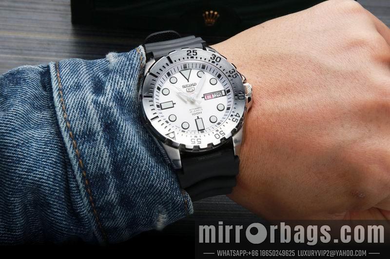 Seiko 43.3X13mm 072801