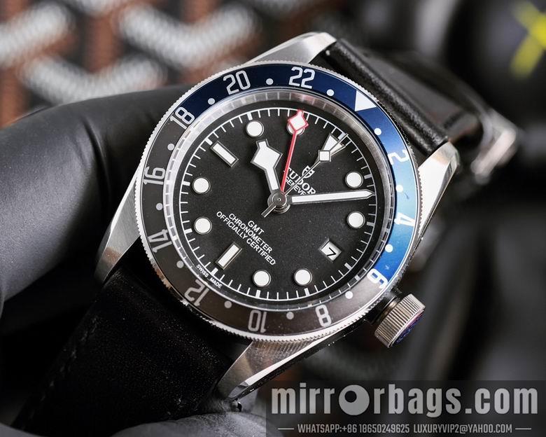 Tudor men 42mm M12