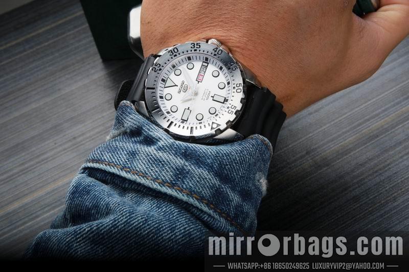 Seiko 43.3X13mm 072801