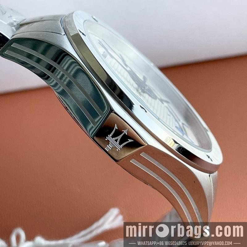 Maserati 44mm 050352