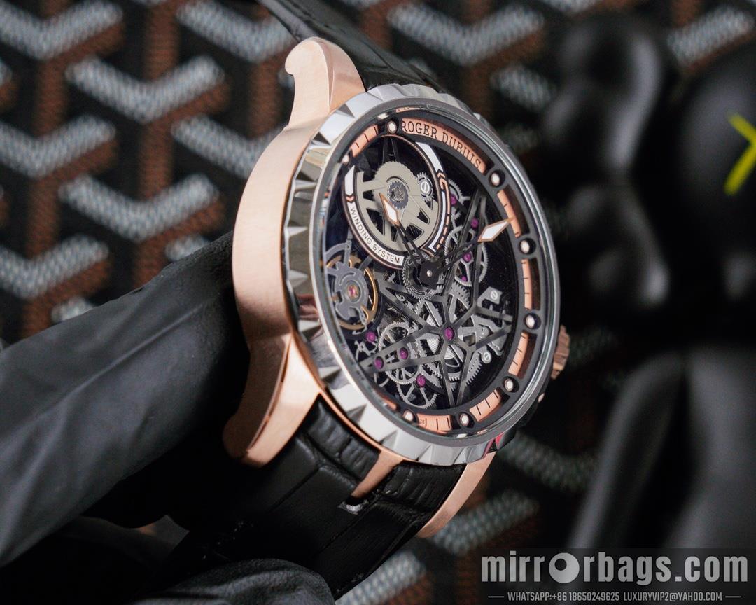 Roger Dubuis watch M08