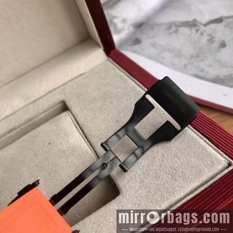 Ferragamo 44mm 032445