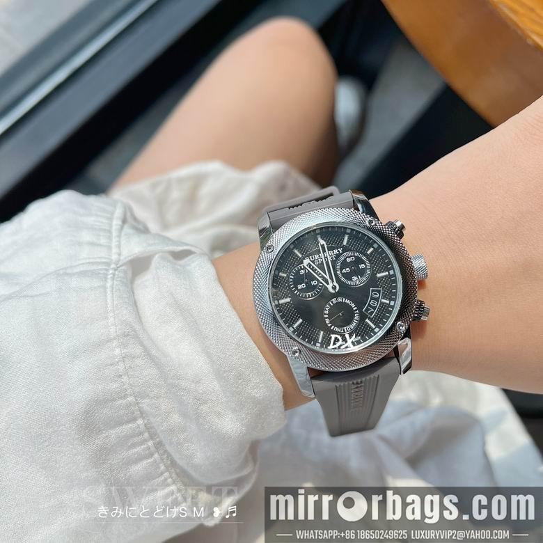 Burberry S M 10nms13