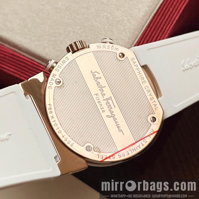Ferragamo 40mm 080648