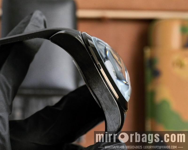 Corum 46mm 033135
