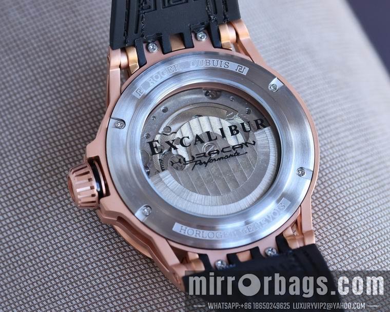 Roger Dubuis men 45mm M01