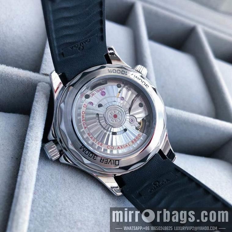 Omega men 45mm M14