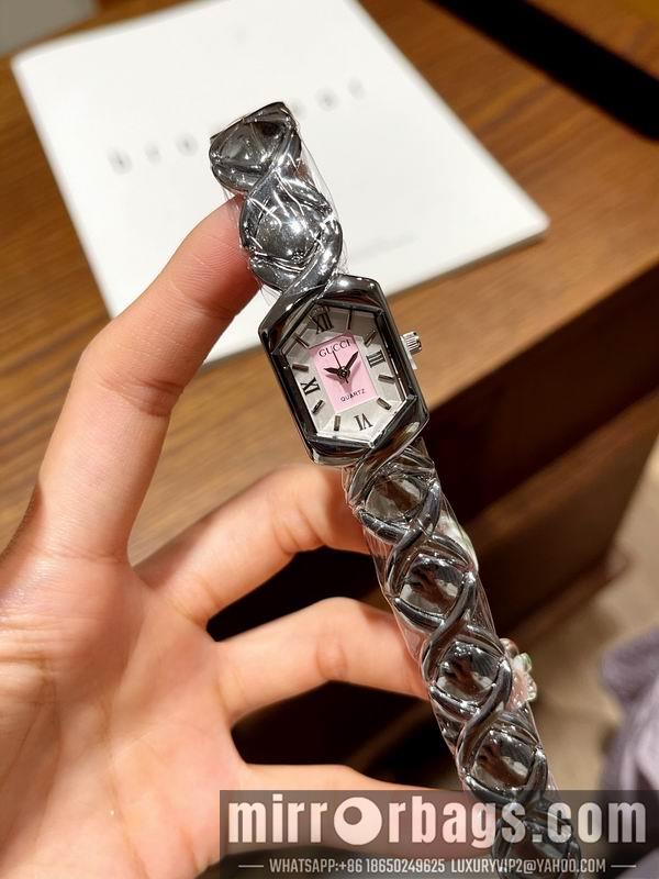 Gucci watch 110184