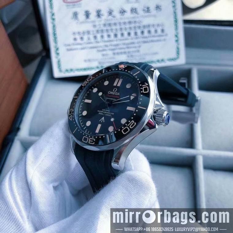 Omega men 45mm M14