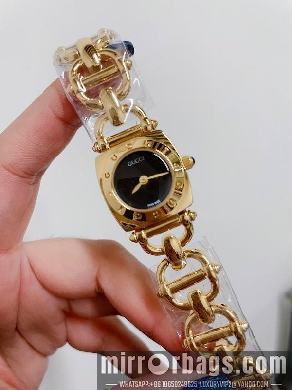 Gucci watch 121878