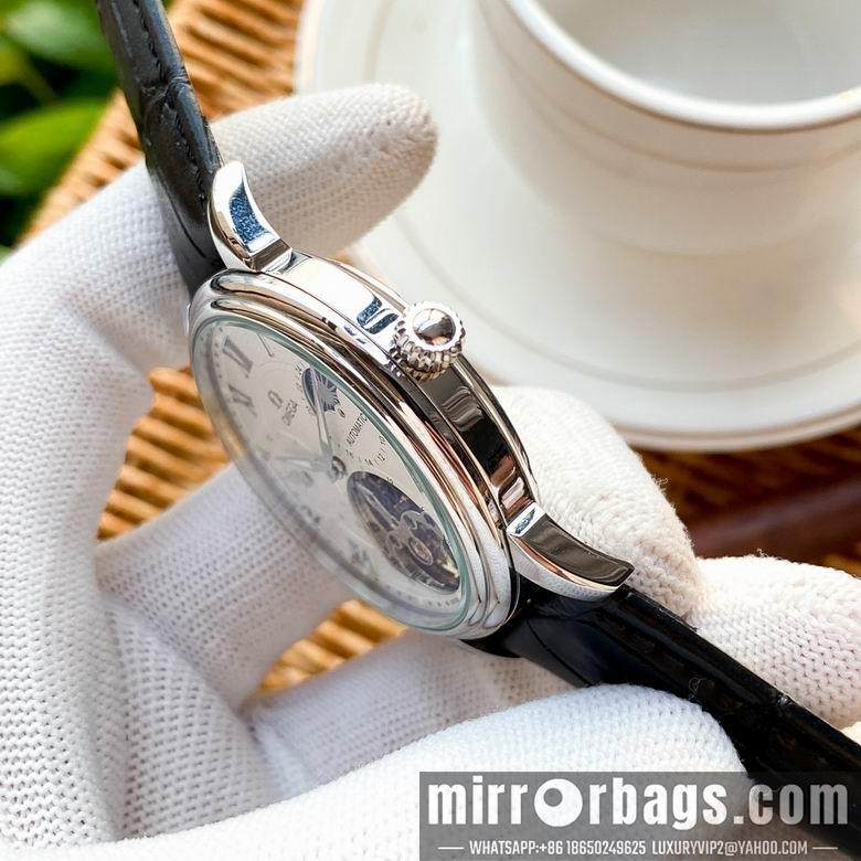 Omega men 42mm M108
