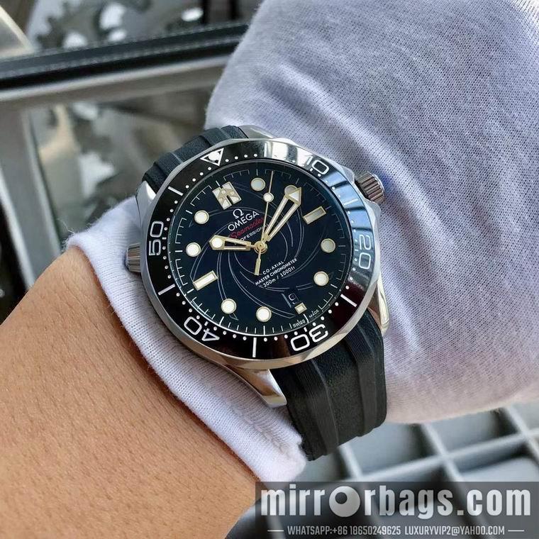 Omega men 45mm M17