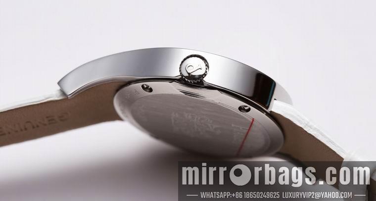 Piaget women 32mm M09