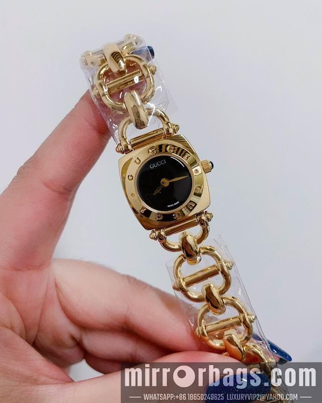 Gucci watch 121878