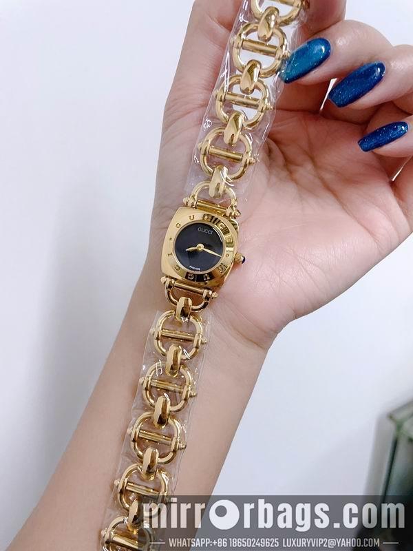 Gucci watch 121878