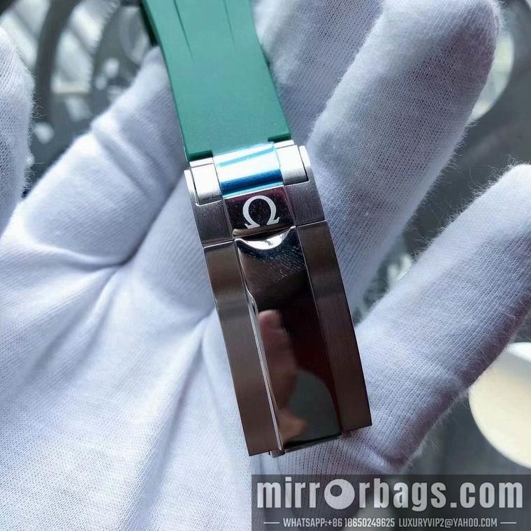 Omega men 42mm M21