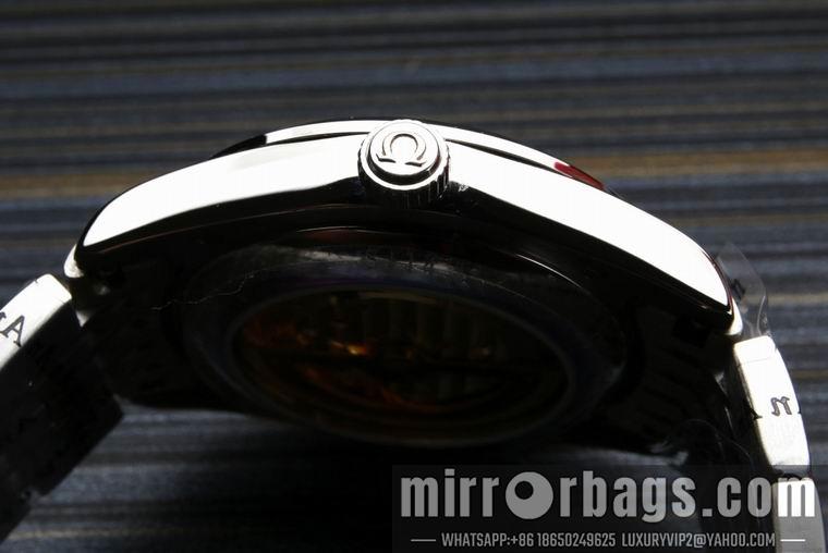Omega men 39mm M44