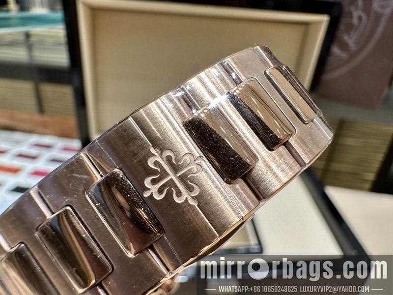 Patek Philippe 35.2mm 022404
