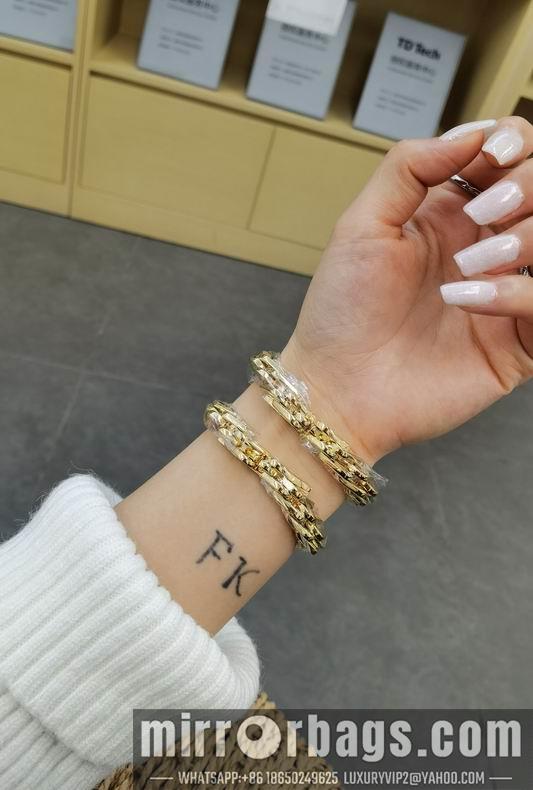 Cartier women 17.5X20.5mm M74