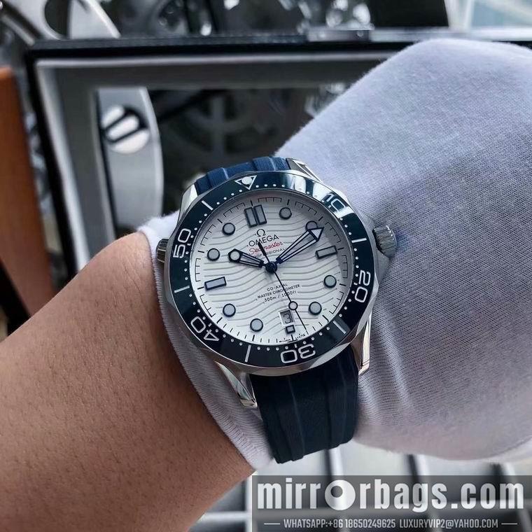 Omega men 45mm M18