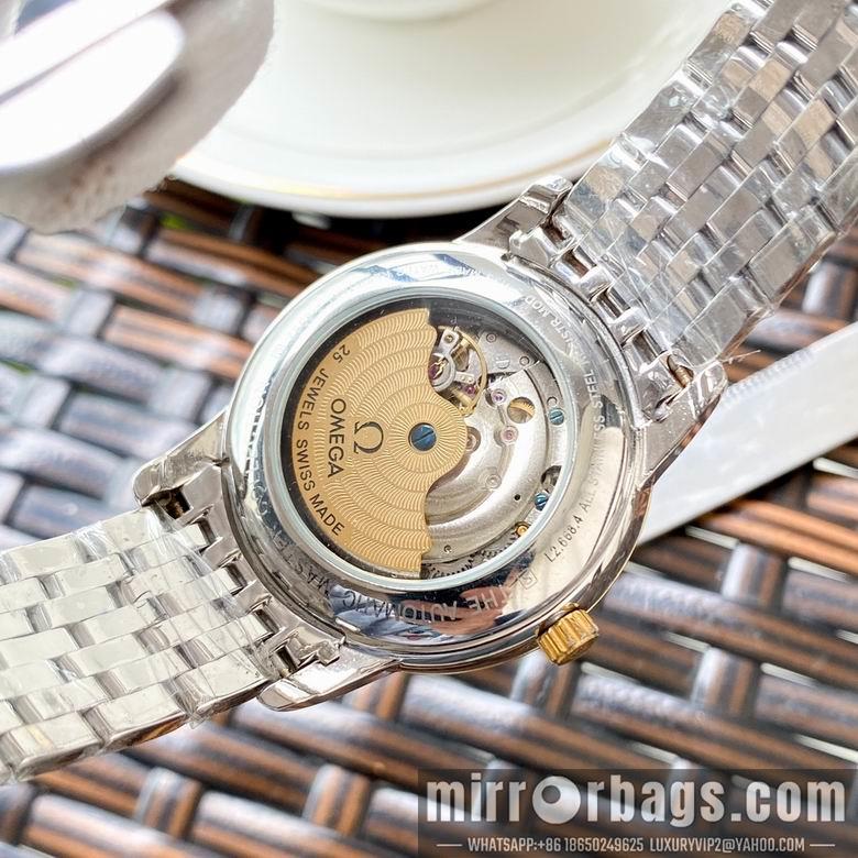 Omega men 42mm M107