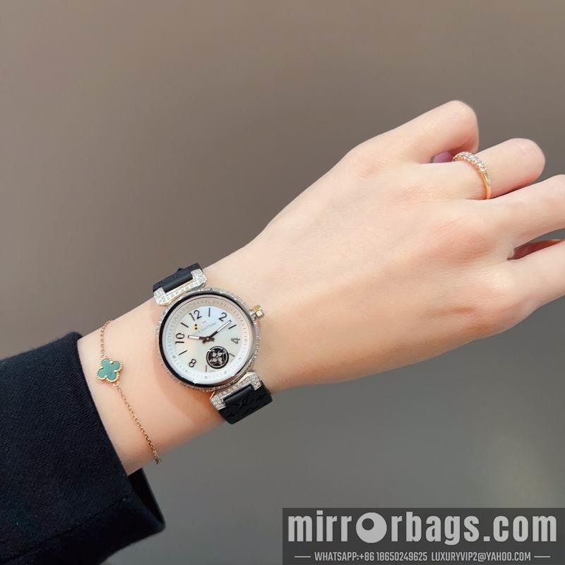 LV watch 081699