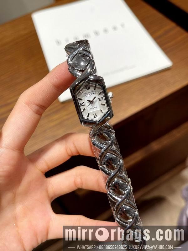 Gucci watch 110184