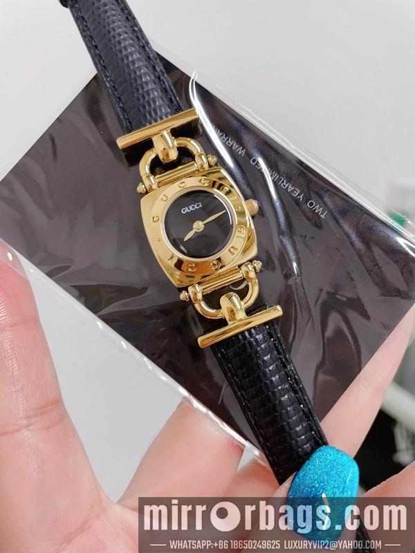 Gucci watch 121878