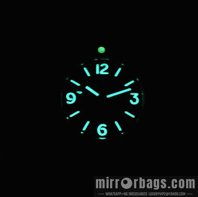 Panerai men 44mm M04