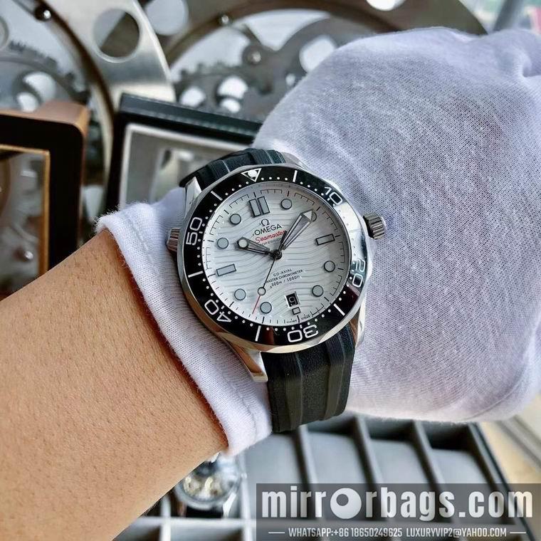 Omega men 45mm M18